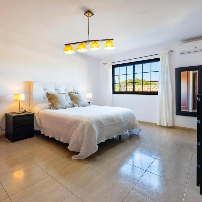 Villa Calma Private Pool La Oliva By Holidays Home - Villa con piscina privada - 9