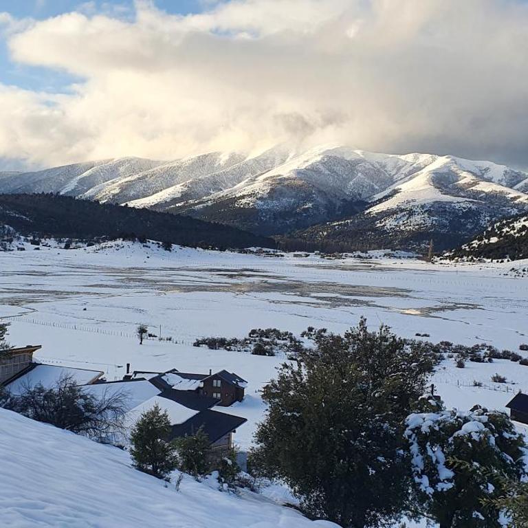 Exclusiva Casa con Piscina en Barrio Privado de San Martin de los Andes - Three-Bedroom Home - 81