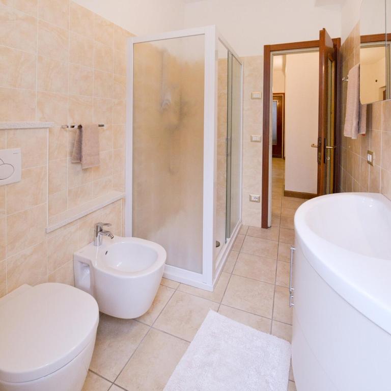 Miralago - 8 min Walk to Bernina Express - Garden & Parking - Appartamento con 2 Camere da Letto - 18
