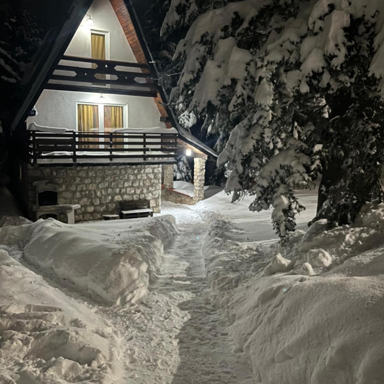 SagaT Jahorinka - Three-Bedroom Chalet - 1