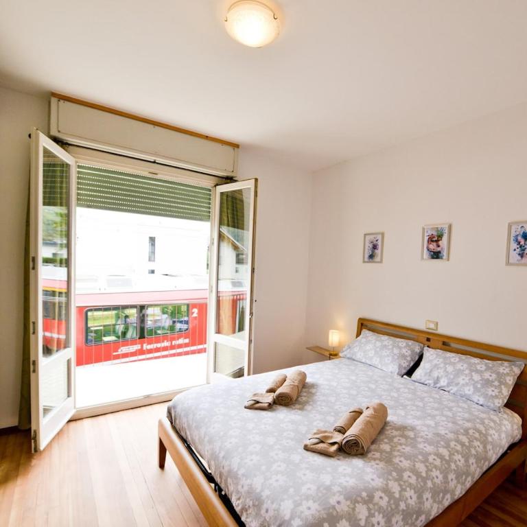 Alp Grüm Apartment - 8 min walk to Bernina Express - Garden & Parking - Two-Bedroom Apartment with Mountain View - 1