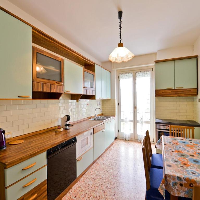 Alp Grüm Apartment - 8 min walk to Bernina Express - Garden & Parking - Two-Bedroom Apartment with Mountain View - 5