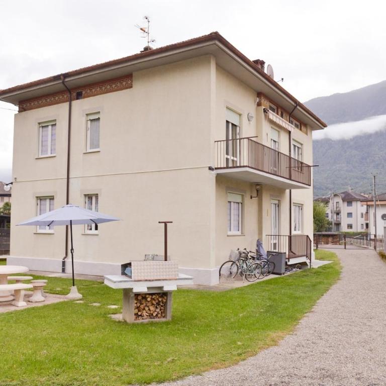 Alp Grüm Apartment - 8 min walk to Bernina Express - Garden & Parking - Two-Bedroom Apartment with Mountain View - 6