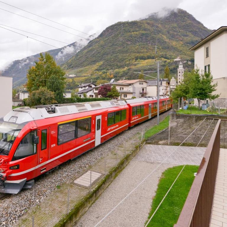 Alp Grüm Apartment - 8 min walk to Bernina Express - Garden & Parking - Two-Bedroom Apartment with Mountain View - 9