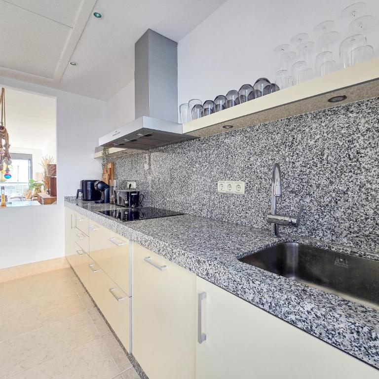 Luxury Retreat in Los Monteros Marbella - Two-Bedroom Apartment - 30