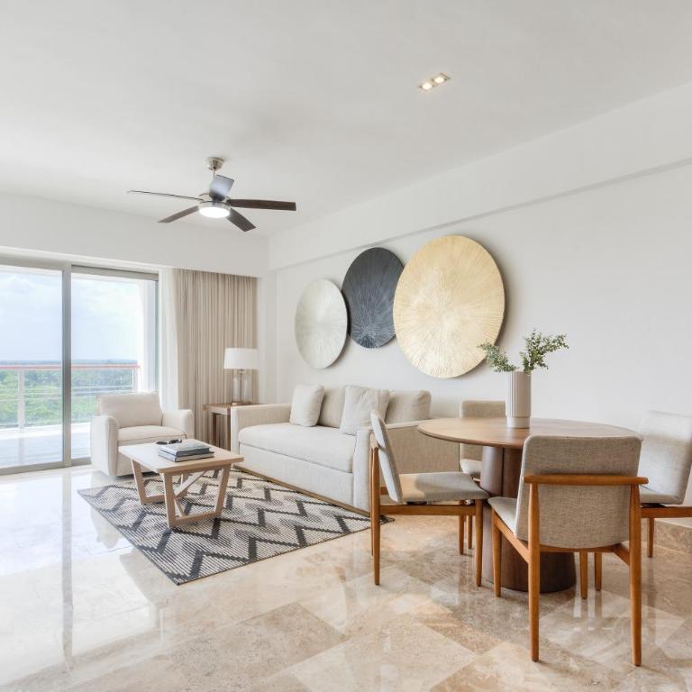 Luxury 2-Bedroom Apartment with Beach Club Access - Two-Bedroom Apartment - 18