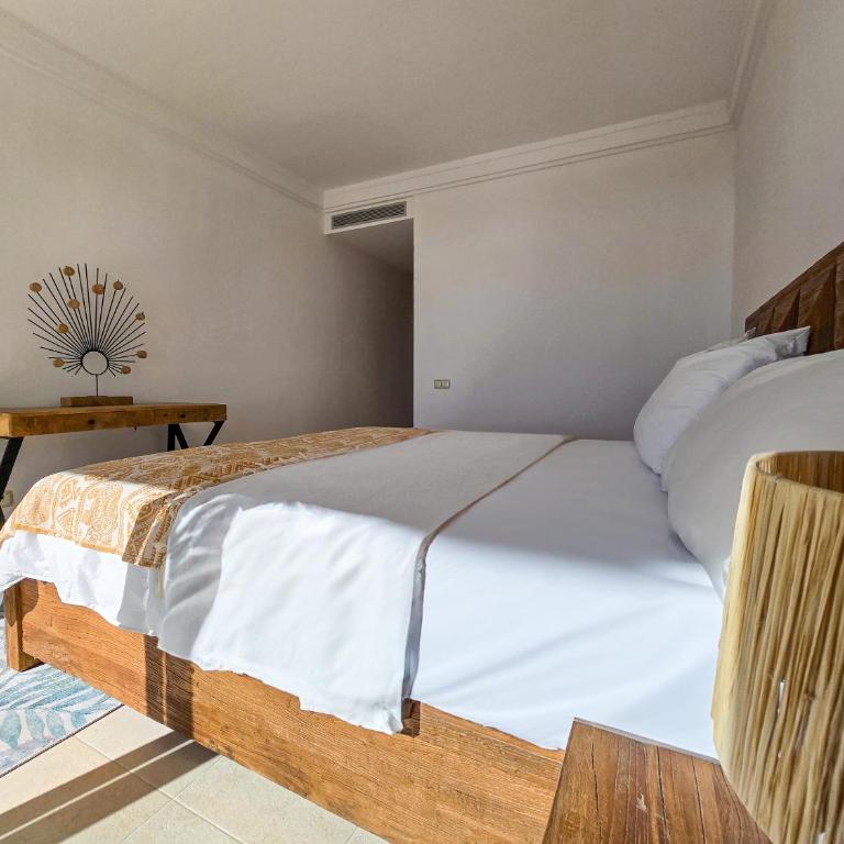 Luxury Retreat in Los Monteros Marbella - Two-Bedroom Apartment - 18