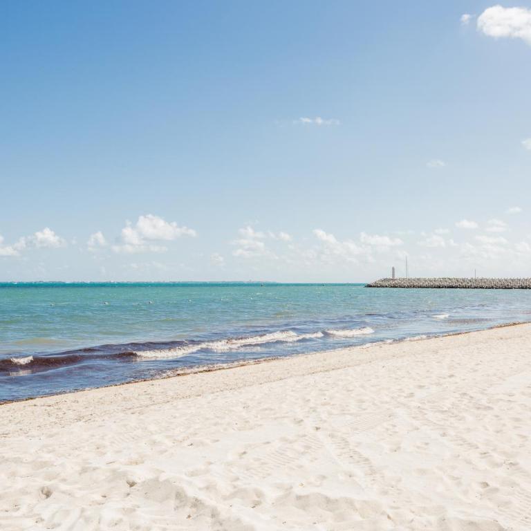Luxury 2-Bedroom Apartment with Beach Club Access - Two-Bedroom Apartment - 3