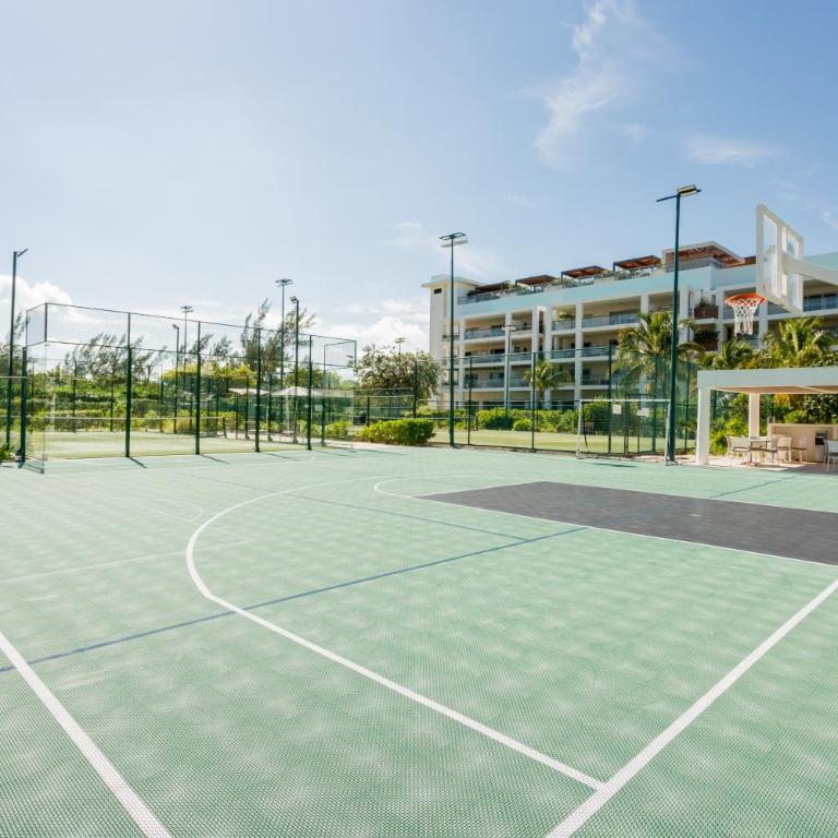 Luxury 2-Bedroom Apartment with Beach Club Access - Two-Bedroom Apartment - 37