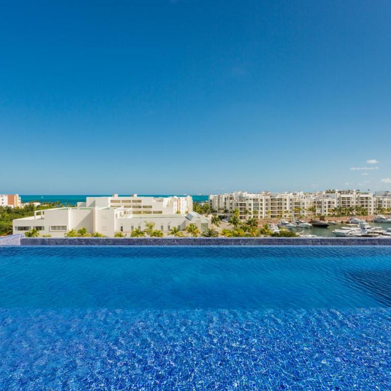 Luxury 2-Bedroom Apartment with Beach Club Access - Two-Bedroom Apartment - 40