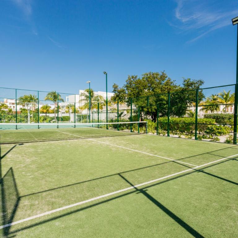 Luxury 2-Bedroom Apartment with Beach Club Access - Two-Bedroom Apartment - 44