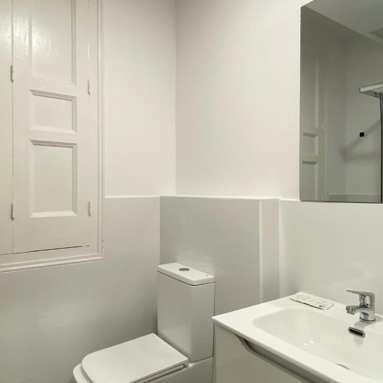 Victoria Studio II - One-Bedroom Apartment - 13