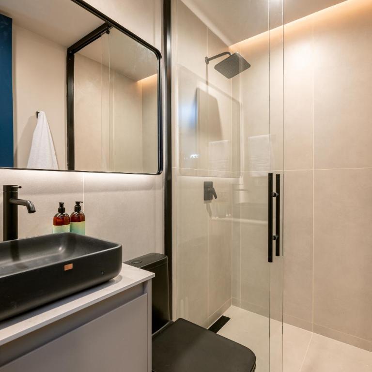 StrataSix Hotel - Two-Bedroom Superior Apartment - 2