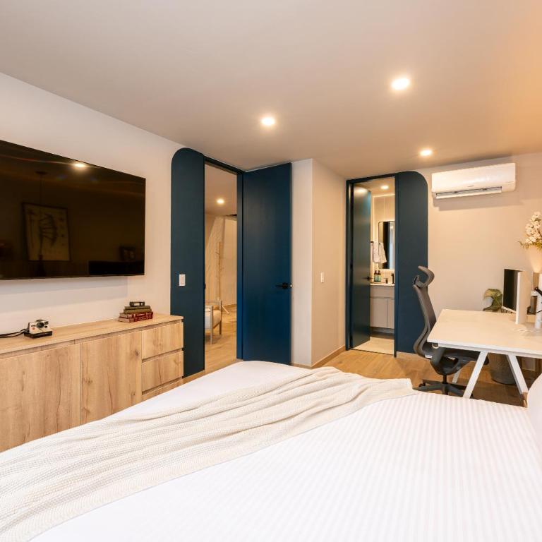 StrataSix Hotel - Two-Bedroom Superior Apartment - 1