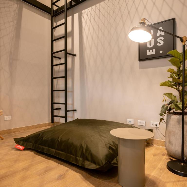 StrataSix Hotel - Two-Bedroom Superior Apartment - 20