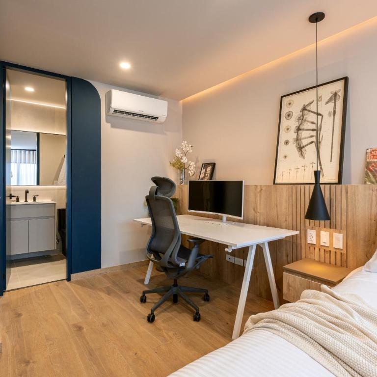 StrataSix Hotel - Two-Bedroom Superior Apartment - 13