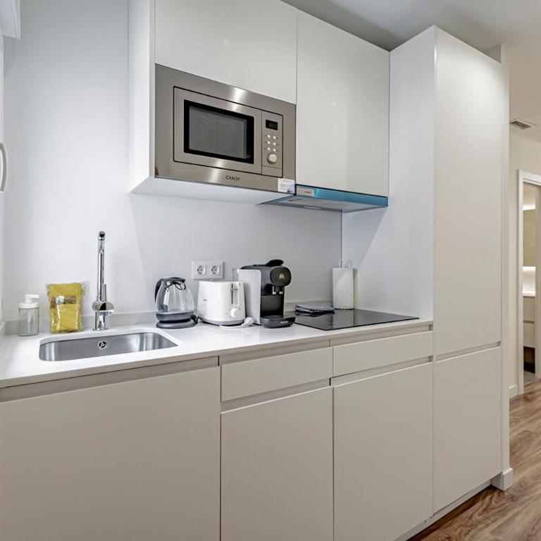 Campo Real Amazing new apartment 6pax - Three-Bedroom Apartment - 2