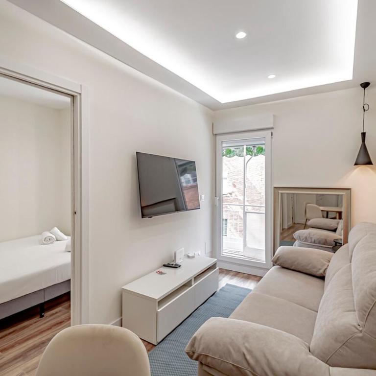 Campo Real Amazing new apartment 6pax - Three-Bedroom Apartment - 8