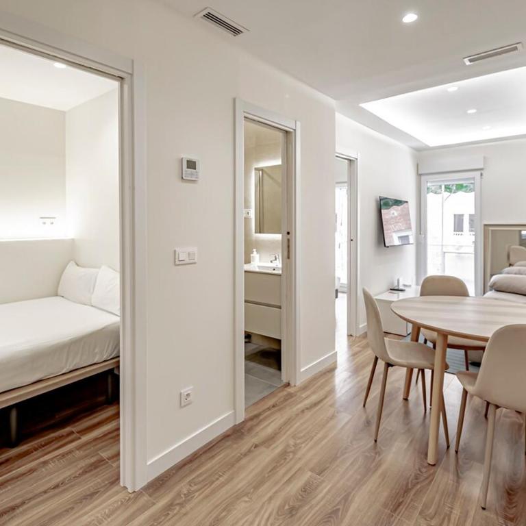 Campo Real Amazing new apartment 6pax - Three-Bedroom Apartment - 11