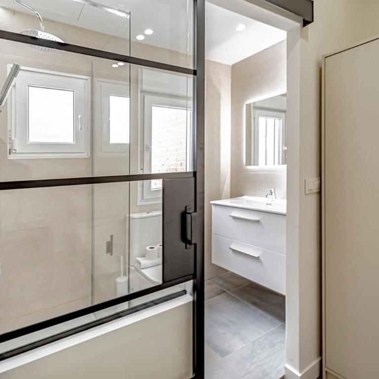 Campo Real Amazing new apartment 6pax - Three-Bedroom Apartment - 30