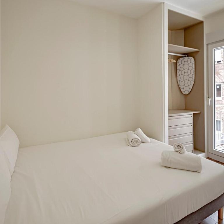 Campo Real Amazing new apartment 6pax - Three-Bedroom Apartment - 31