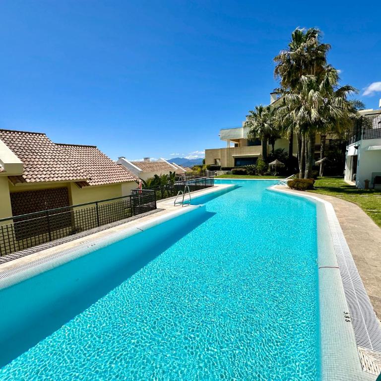 Luxury Retreat in Los Monteros Marbella - Two-Bedroom Apartment - 39