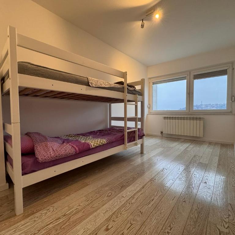 Luxurious 4BDR Retreat with cozy Fireplace - Superior Vila - 10
