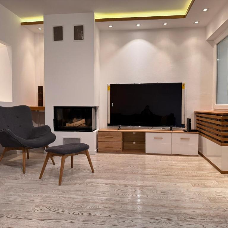 Luxurious 4BDR Retreat with cozy Fireplace - Superior Vila - 19
