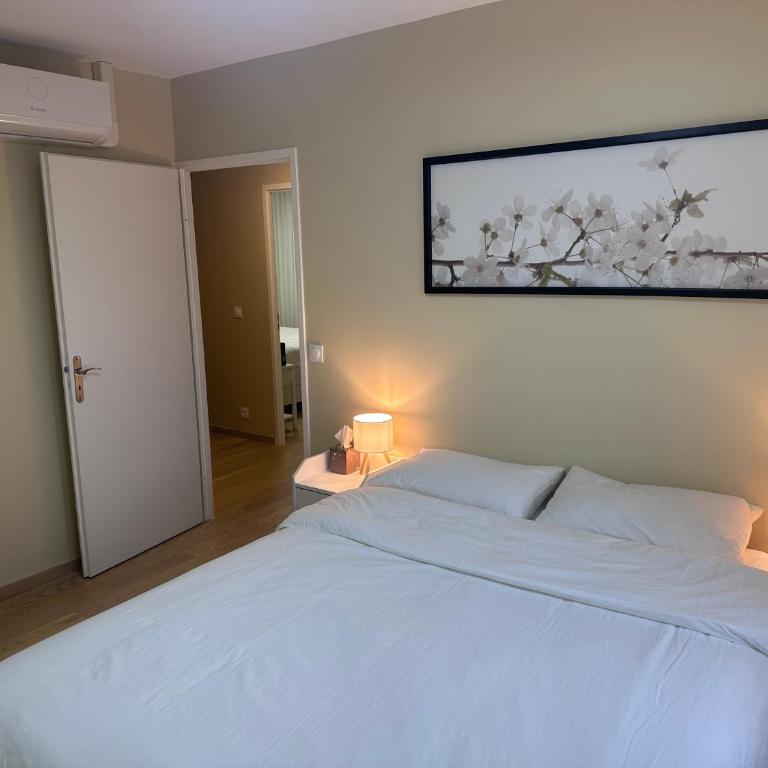 Family's house - Villa proche de la vallée village et Disneyland paris ,2 parkings, air condition - Maison de Vacances 4 Chambres - 30