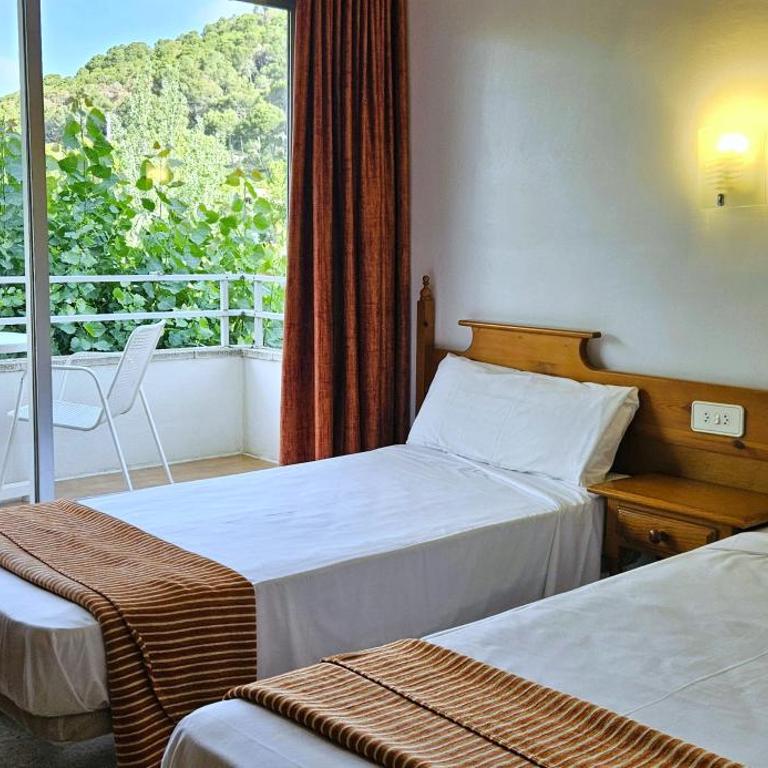 Apartamentos La Masia - Apartment with Terrace (2 Adults + 2 Children) - 6