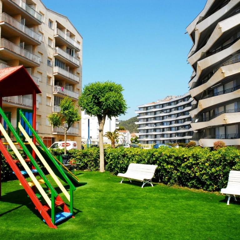 Apartment in Estartit near Sandy Beach - One-Bedroom Apartment - 3
