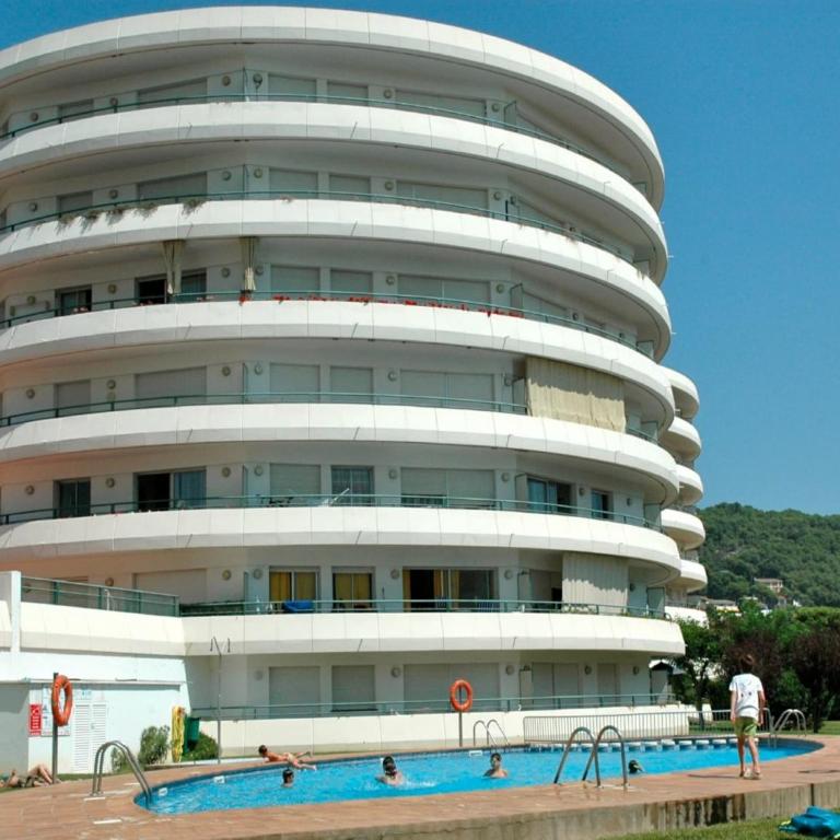 Apartment in Estartit near Sandy Beach - Two-Bedroom Apartment - 1