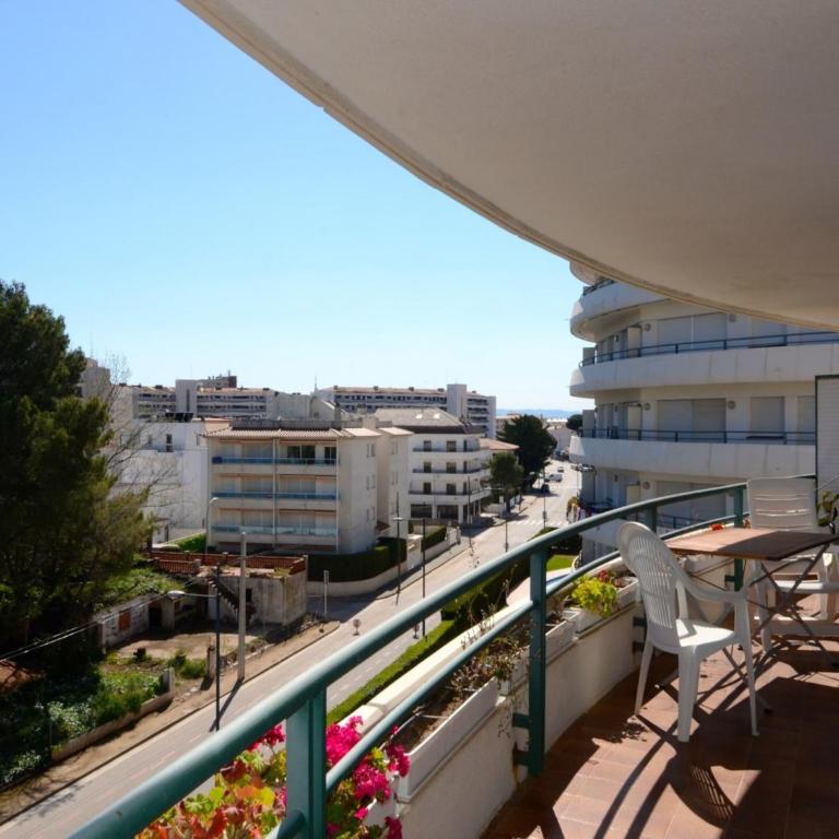Apartment in Estartit near Sandy Beach - Two-Bedroom Apartment - 14