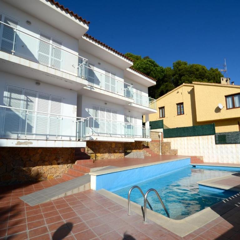 Apartment in Spain near Sandy Beach - Three-Bedroom Apartment - 8