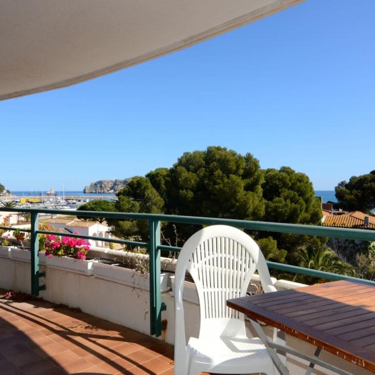Apartment in Estartit near Sandy Beach - Two-Bedroom Apartment - 12