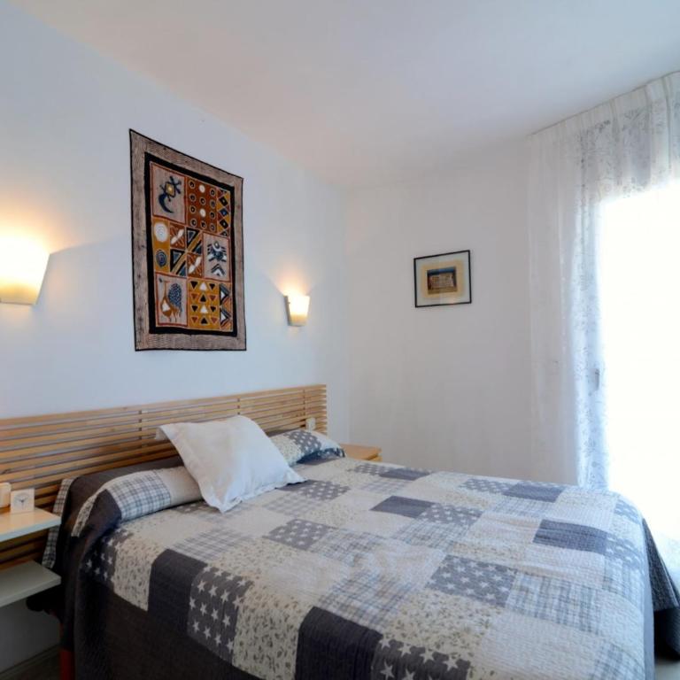 Apartment in Estartit near Sandy Beach - Two-Bedroom Apartment - 5