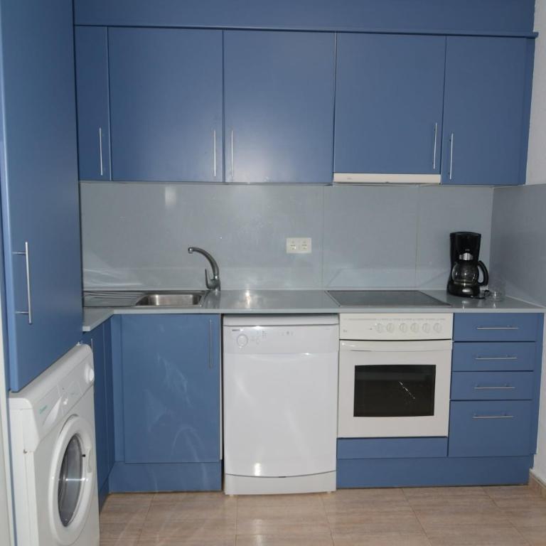Apartment in Spain near Sandy Beach - Three-Bedroom Apartment - 4