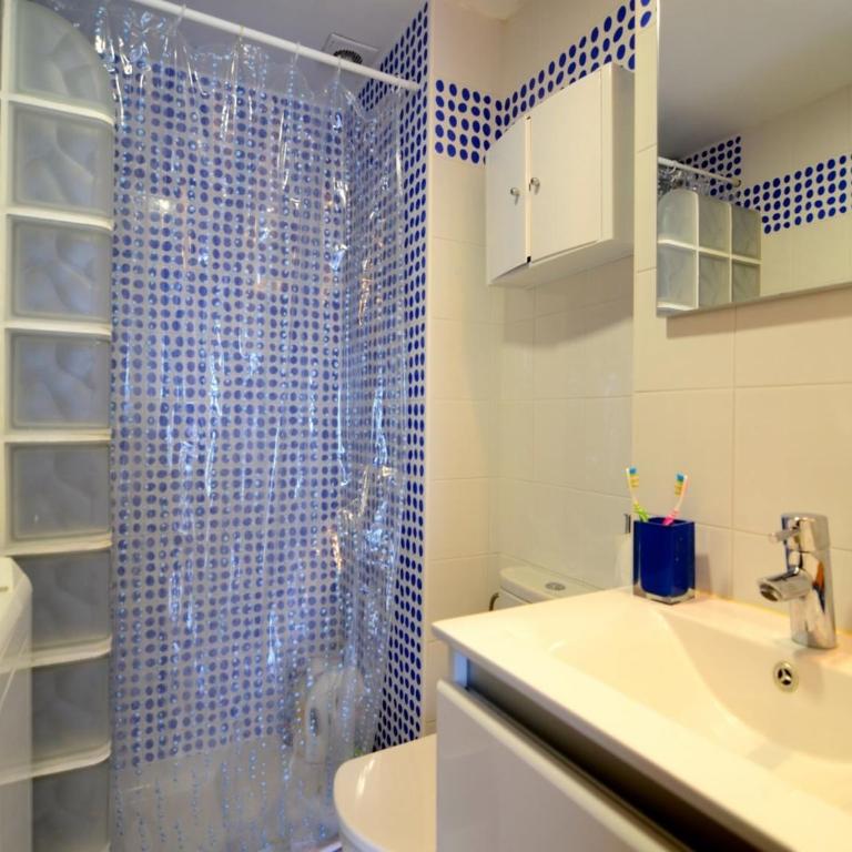 Apartment in Estartit near Sandy Beach - Two-Bedroom Apartment - 11