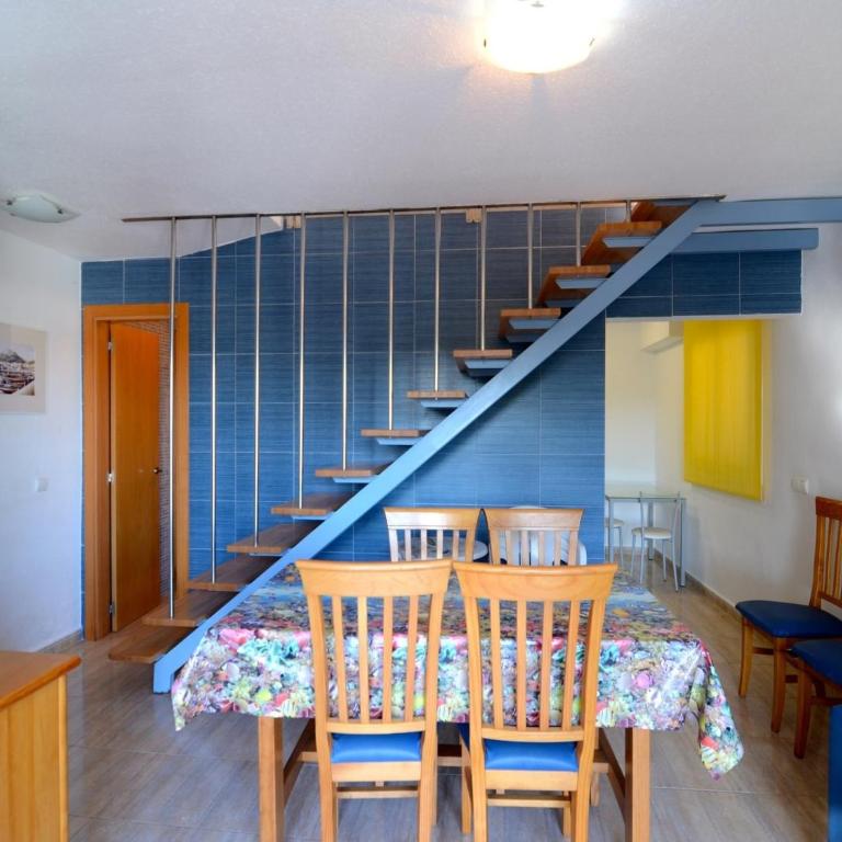 Apartment in Spain near Sandy Beach - Three-Bedroom Apartment - 3