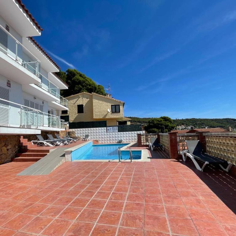 Apartment in Spain near Sandy Beach - Three-Bedroom Apartment - 6
