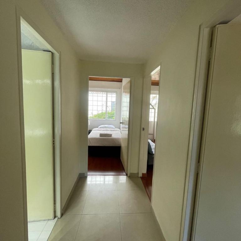 Amplia Casa en Cedritos Bogota - Casa de 5 dormitorios - 25