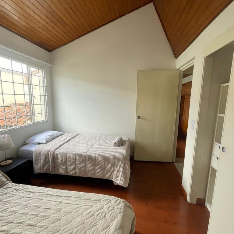 Amplia Casa en Cedritos Bogota - Casa de 5 dormitorios - 30