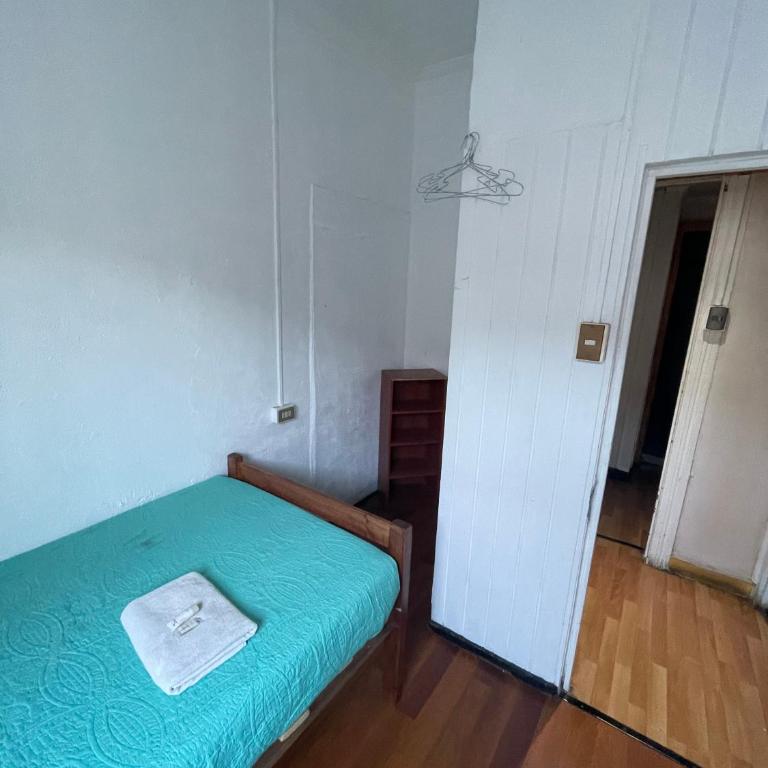 VOY Hostales - Oriente - Habitación Individual con baño compartido - 3