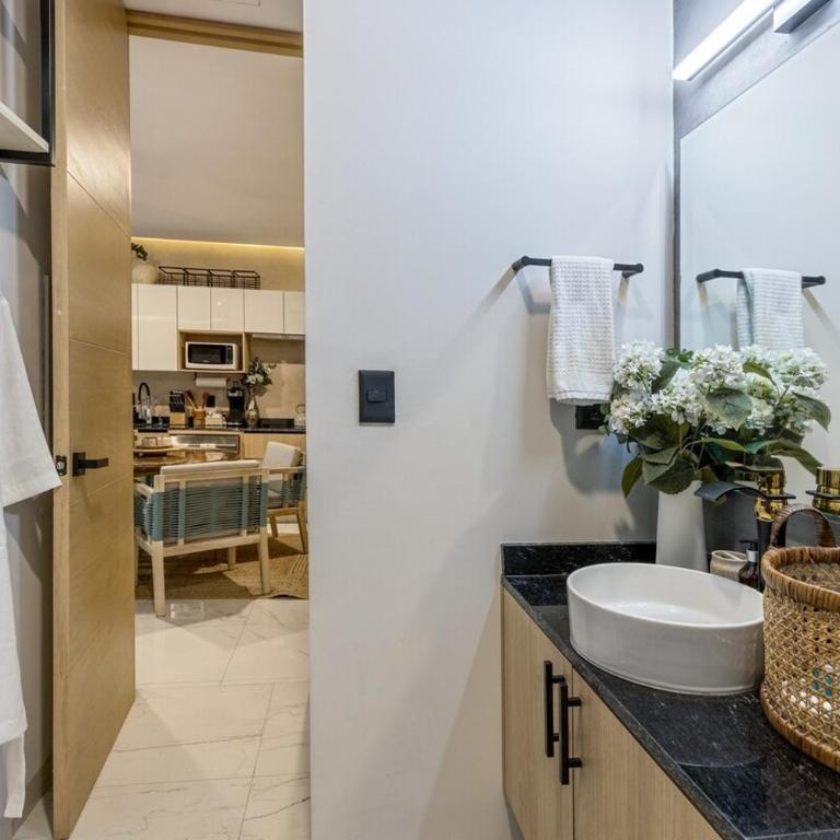 Luxurious 1BDR w King bed, private dipping pool and infinity pool with ocean views - Apartamento de 1 dormitorio - 5