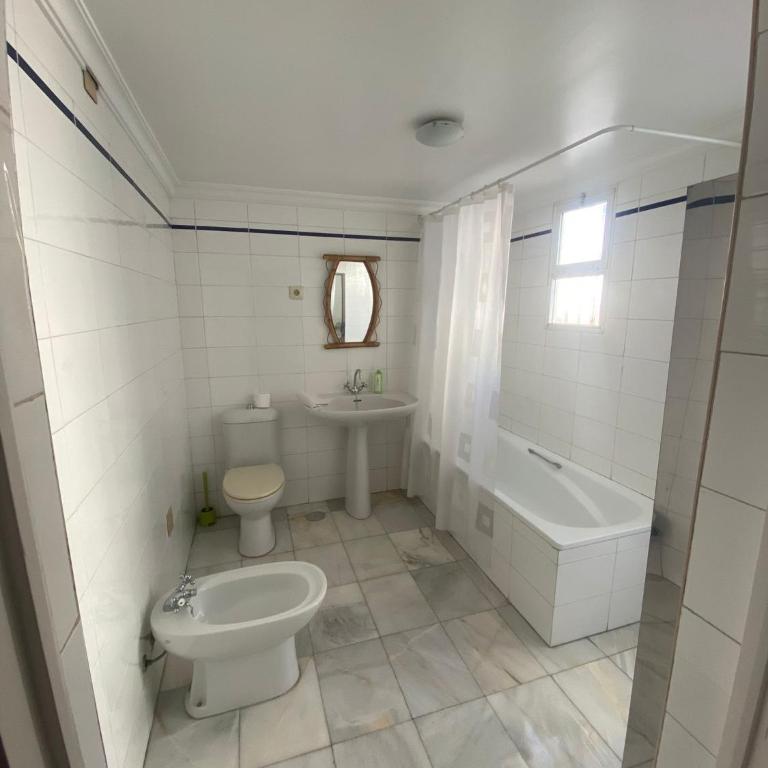 Bonitas habitaciones con aire acondicionado y terraza en casa residencial cercana al centro histórico de Málaga - Habitación Doble con baño compartido - 9