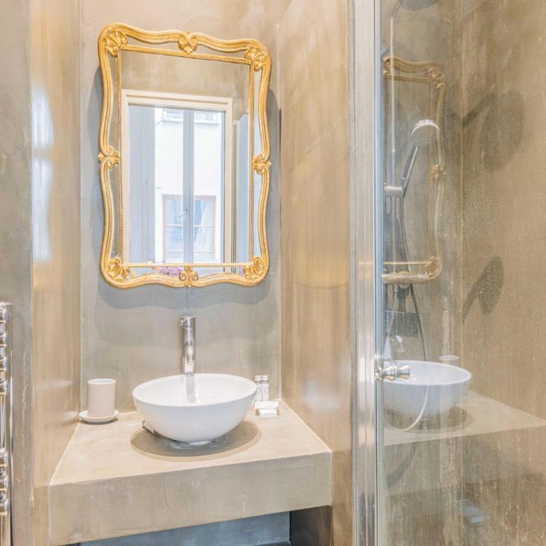 Charming apartment - SENTIER - Mobility lease - One-Bedroom Apartment - 9