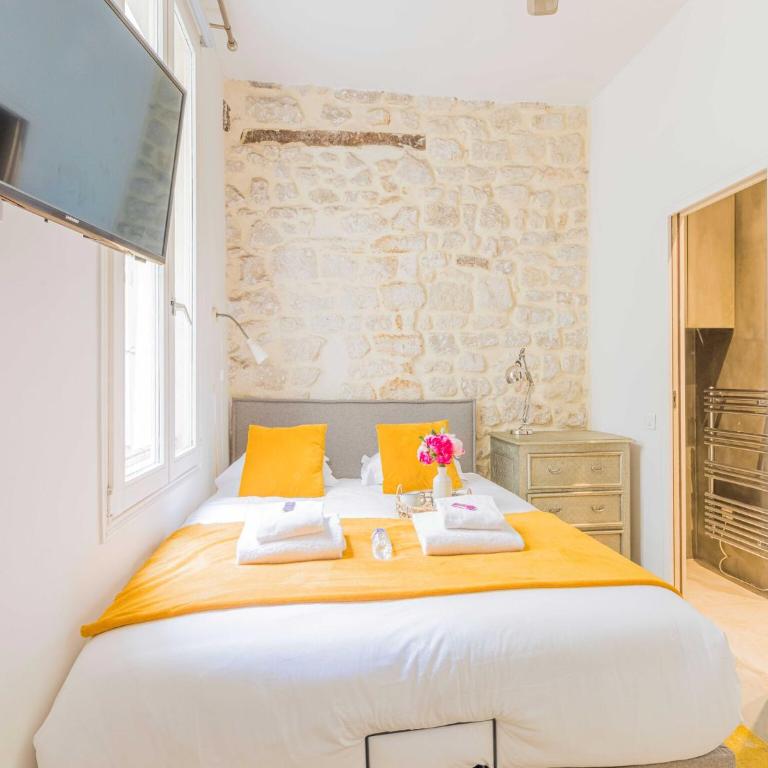 Charming apartment - SENTIER - Mobility lease - One-Bedroom Apartment - 2
