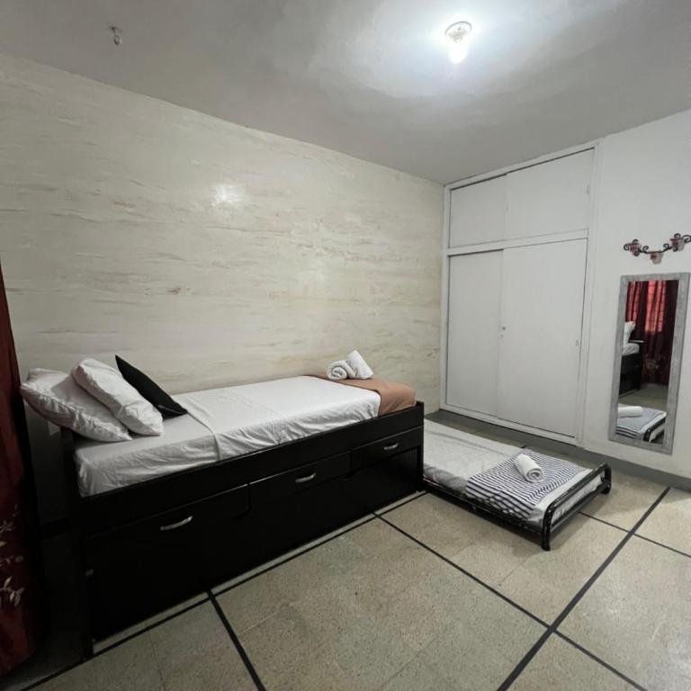 Apartaestudio Amoblado Estadio - Two-Bedroom Apartment - 6