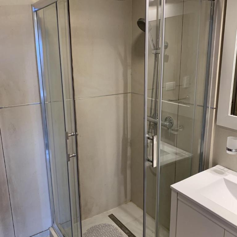 Departamento MARTINIANO con cochera - Apartamento de 1 dormitorio - 23