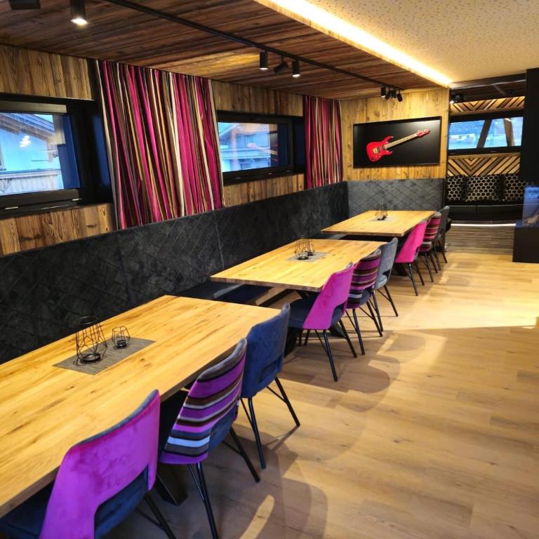 Chalet in Zillertal near Ski Slopes & Whirlpool - Ferienhaus mit 8 Schlafzimmern - 7